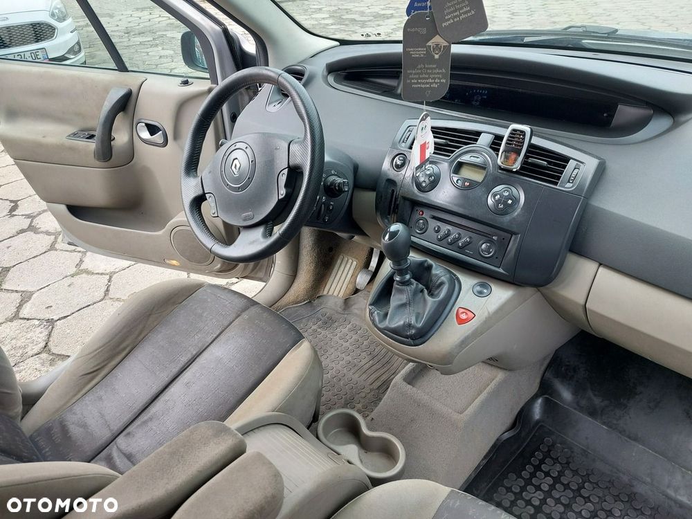 Renault Grand Scenic - 14