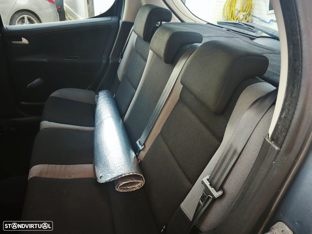 Peugeot 207 1.4 HDi Premium - 11