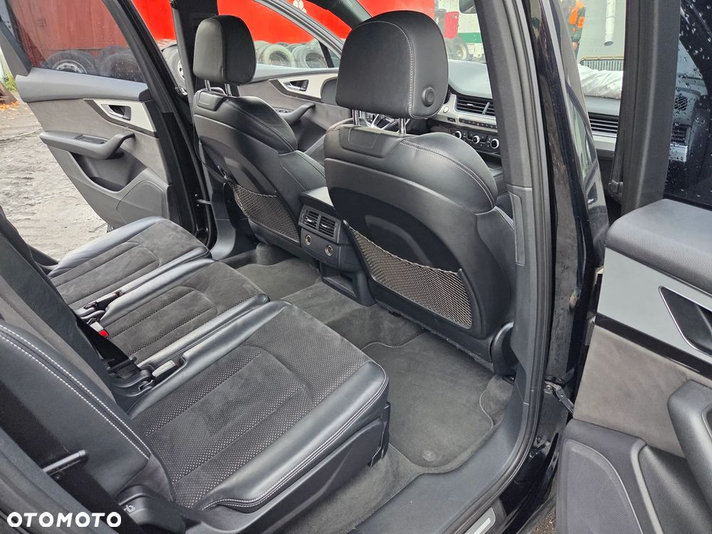 Audi Q7 - 12
