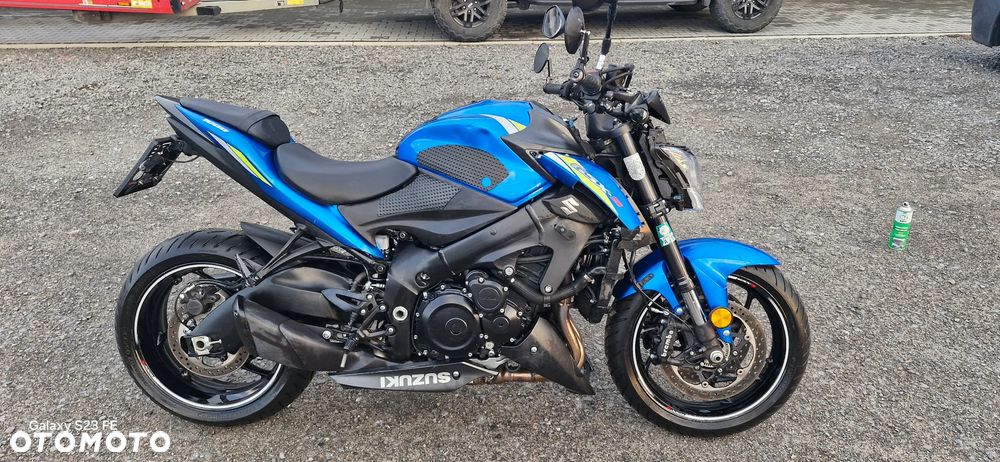 Suzuki GSX 1000 - 4