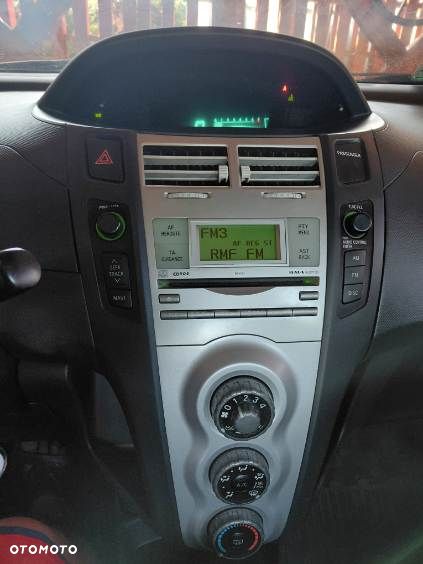 Toyota Yaris - 11
