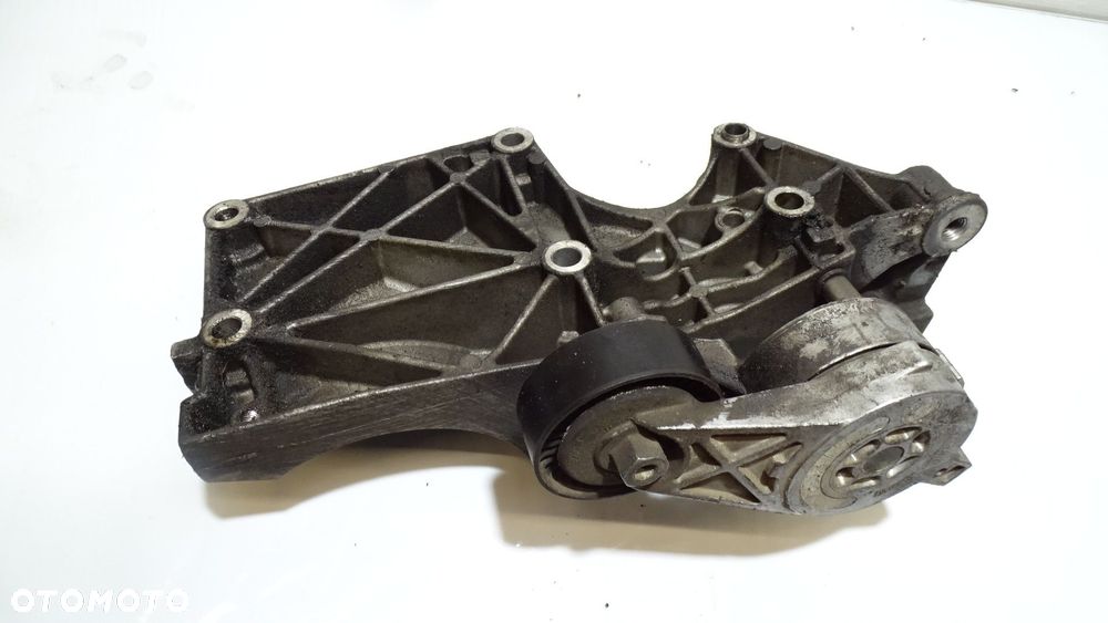 ŁAPA SILNIKA VOLKSWAGEN PASSAT B6 2.0TDI - 5