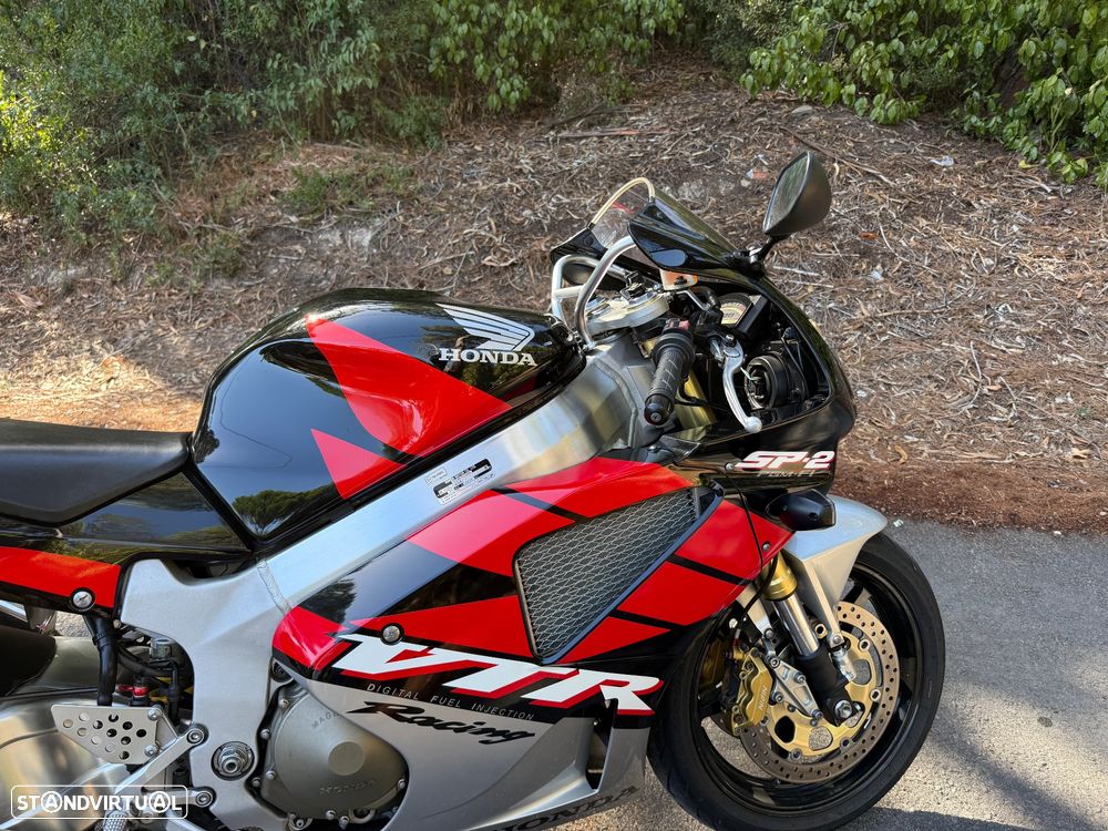 Honda VTR 1000 Sp2 - 9