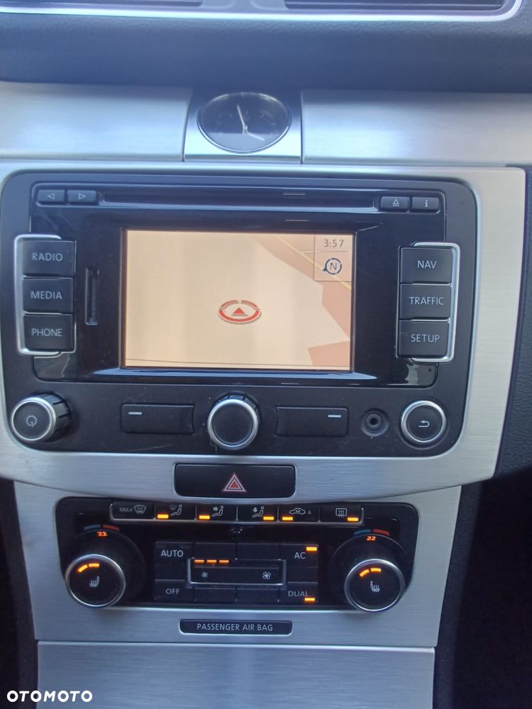 Volkswagen Passat 2.0 TDI DSG Highline - 22
