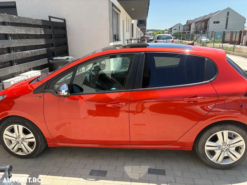 Peugeot 208 PureTech 110 Stop & Start EAT6 Signature - 2