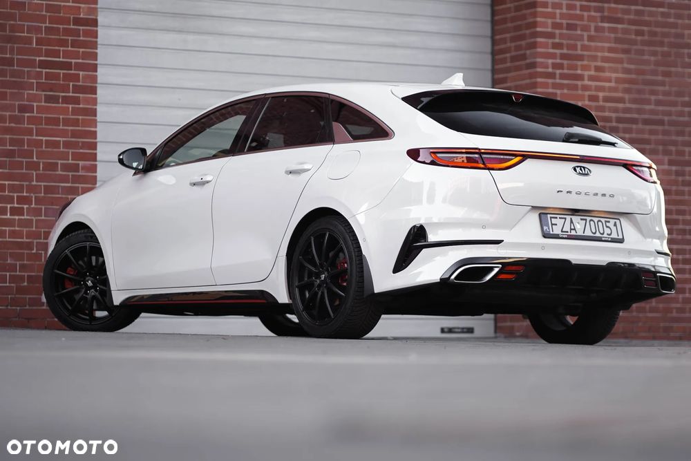 Kia ProCeed - 14