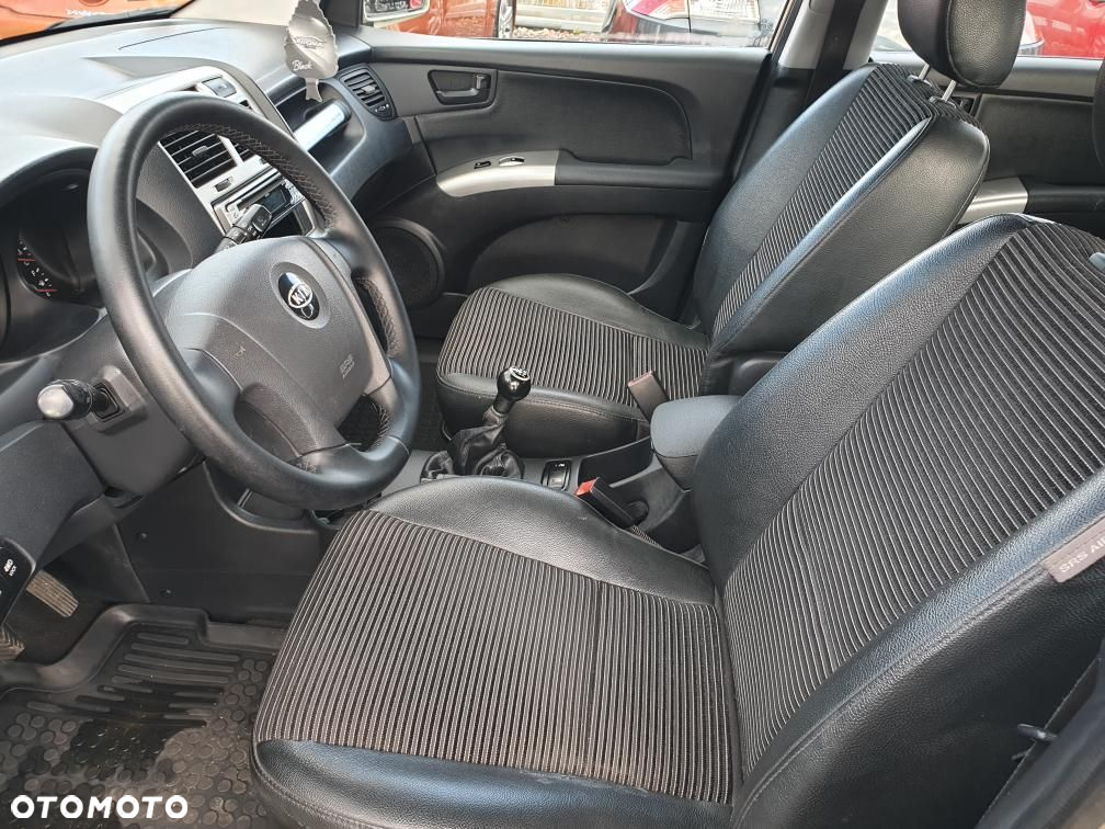Kia Sportage 2.0 CRDi Freedom - 6