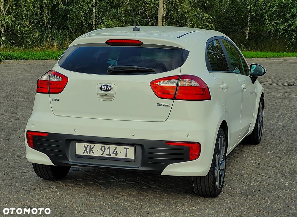 Kia Rio - 11