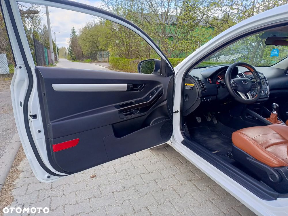 Kia ProCeed 1.4 CVVT Dream-Team Edition - 24