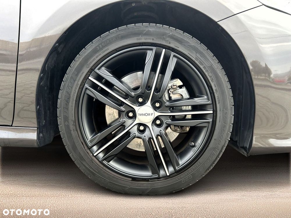 Toyota Camry 2.5 Hybrid Executive CVT - 31