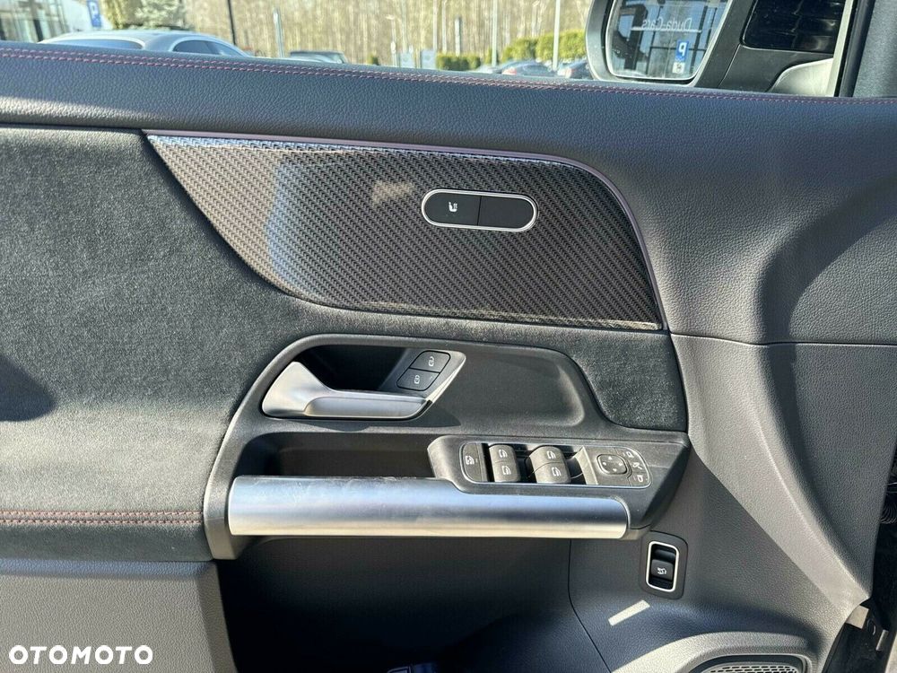 Mercedes-Benz GLA 200 AMG Line - 17