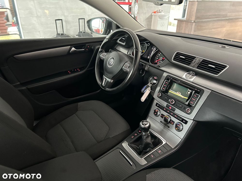 Volkswagen Passat Variant 1.6 TDI (BlueMotion Technology) Comfortline - 26
