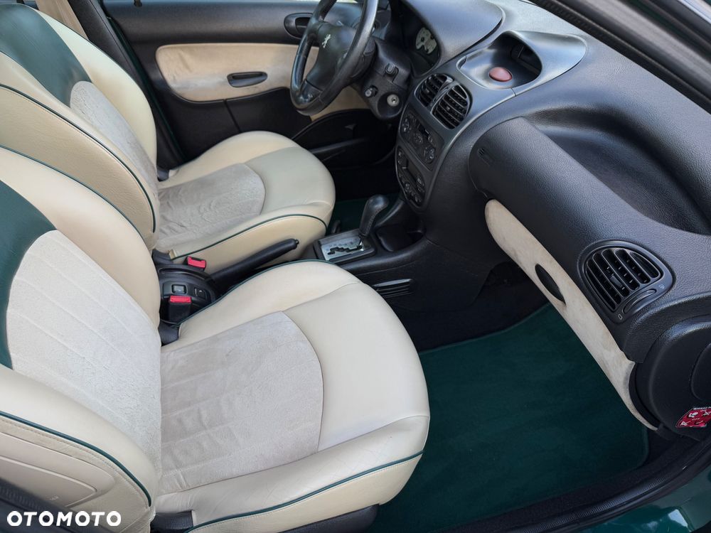 Peugeot 206 75 Automatik Premium - 29