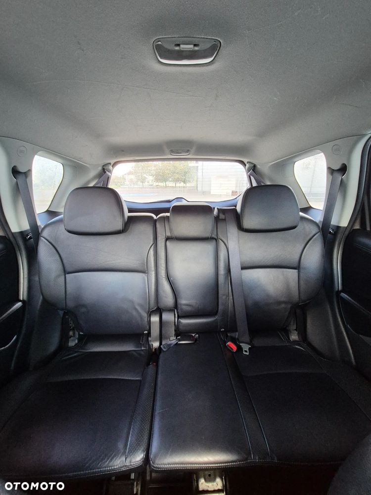 Mitsubishi Outlander - 11