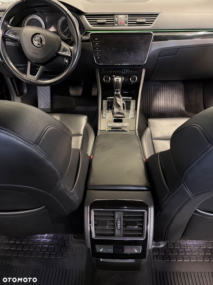 Skoda Superb 2.0 TDI 4x4 L&K DSG - 10