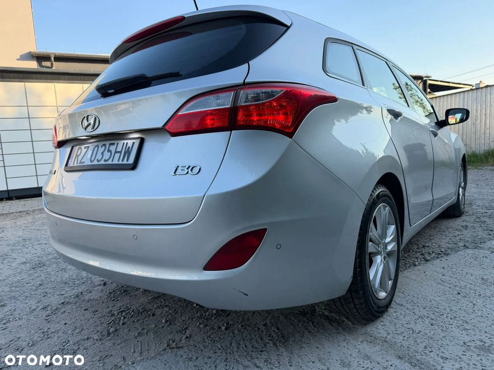 Hyundai i30 1.6 CRDi Premium - 17