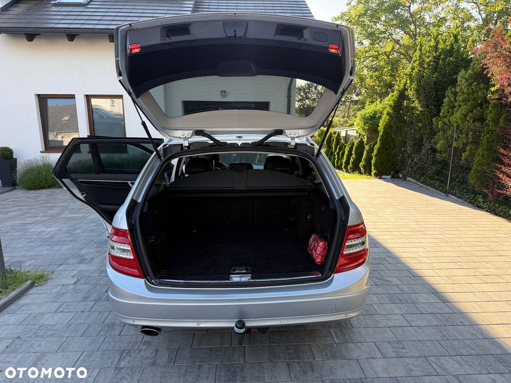 Mercedes-Benz Klasa C 200 Kompressor Avantgarde - 28