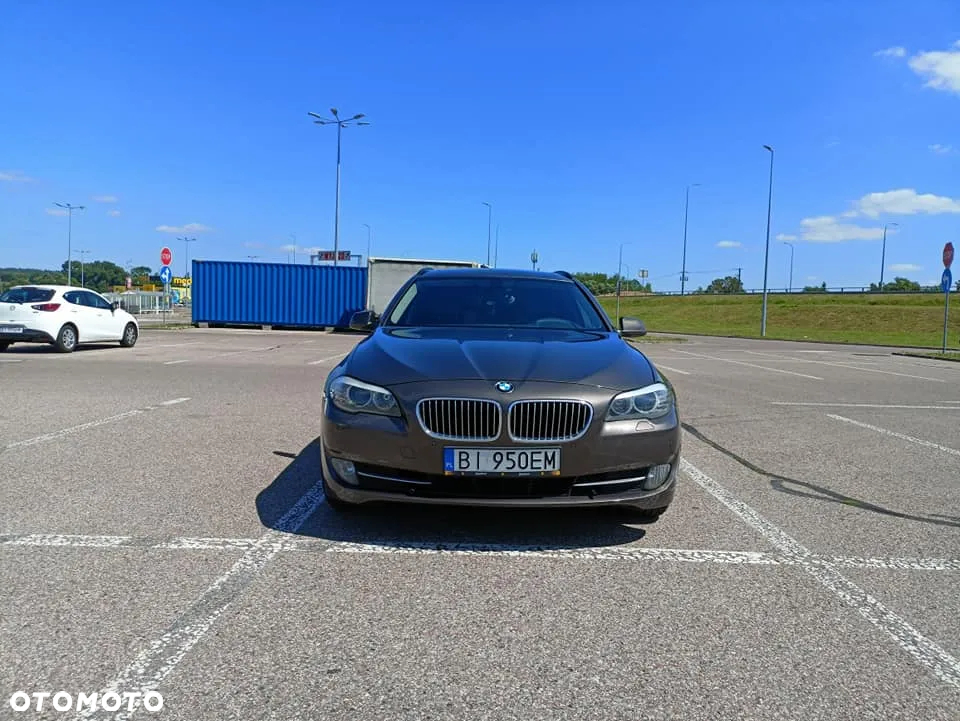 BMW Seria 5 520d Touring - 9
