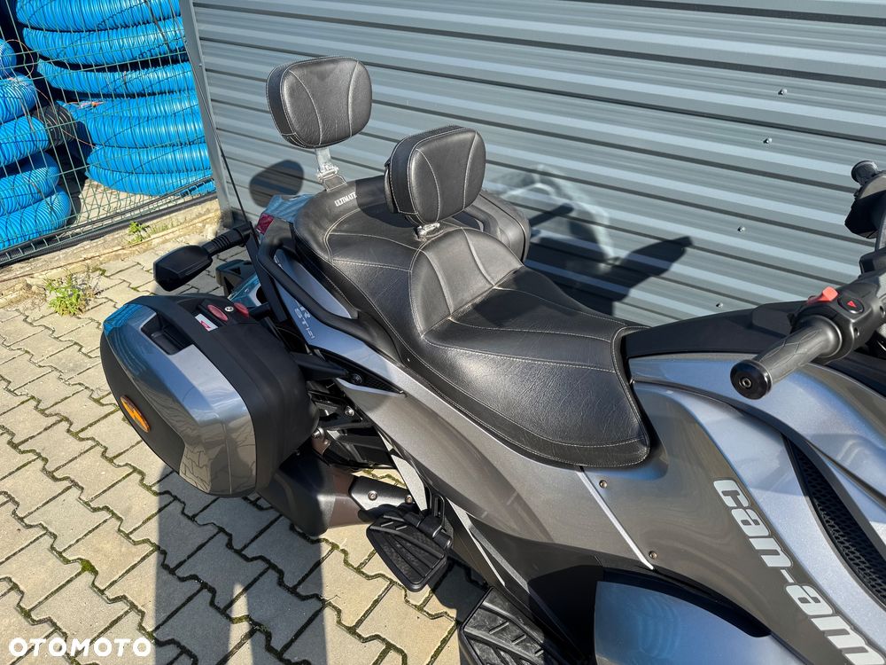 Can-Am Spyder - 11