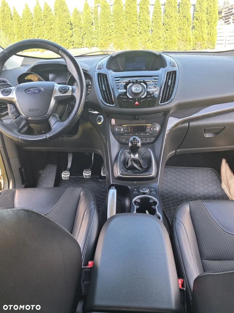 Ford Kuga - 11
