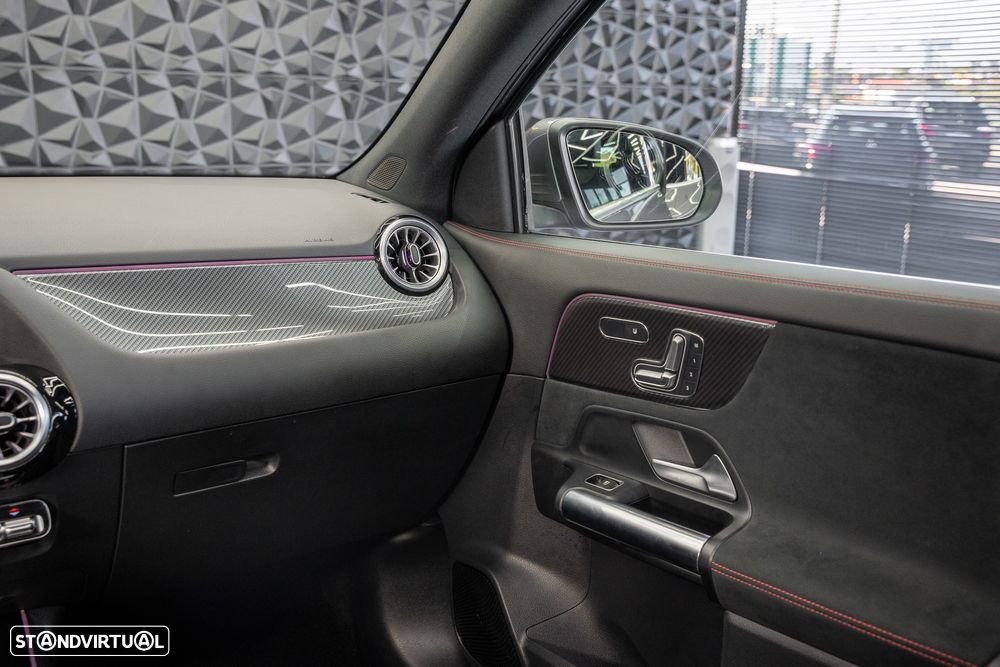 Mercedes-Benz GLA 250 e 8G-DCT AMG Line - 14