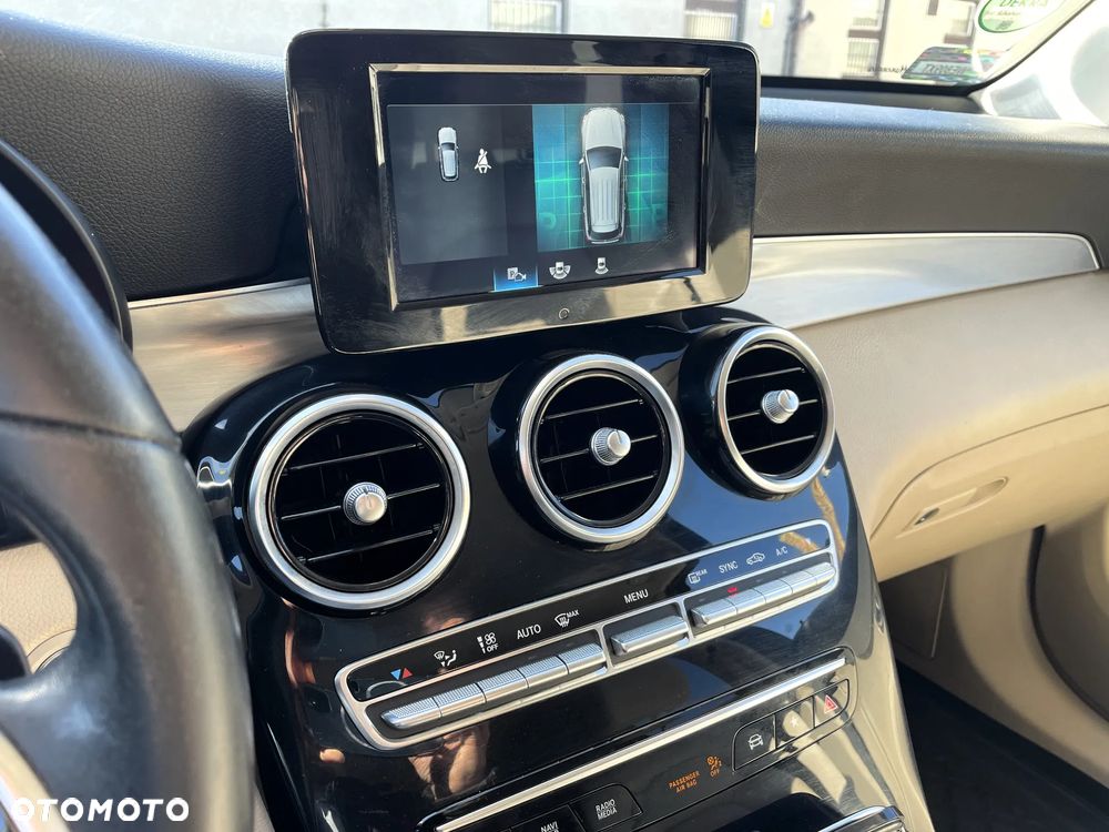 Mercedes-Benz GLC 220 d - 24