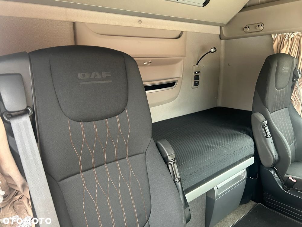 DAF XF 106 480 MEGA / NOWY VTG i KLOCKI ZMIENIONE W DBK / DO WGLĄDU FAKTURA / LOW DECK / POLSKI SALON / TYLKO 553 613 KM PRZEBIEGU / ŚREDNIE SPALANIE 26.5 L !! - 38