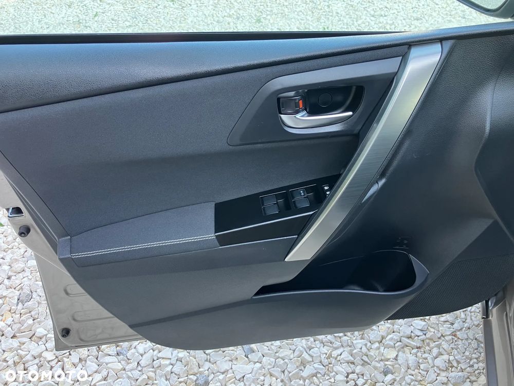 Toyota Auris 1.6 Prestige - 20