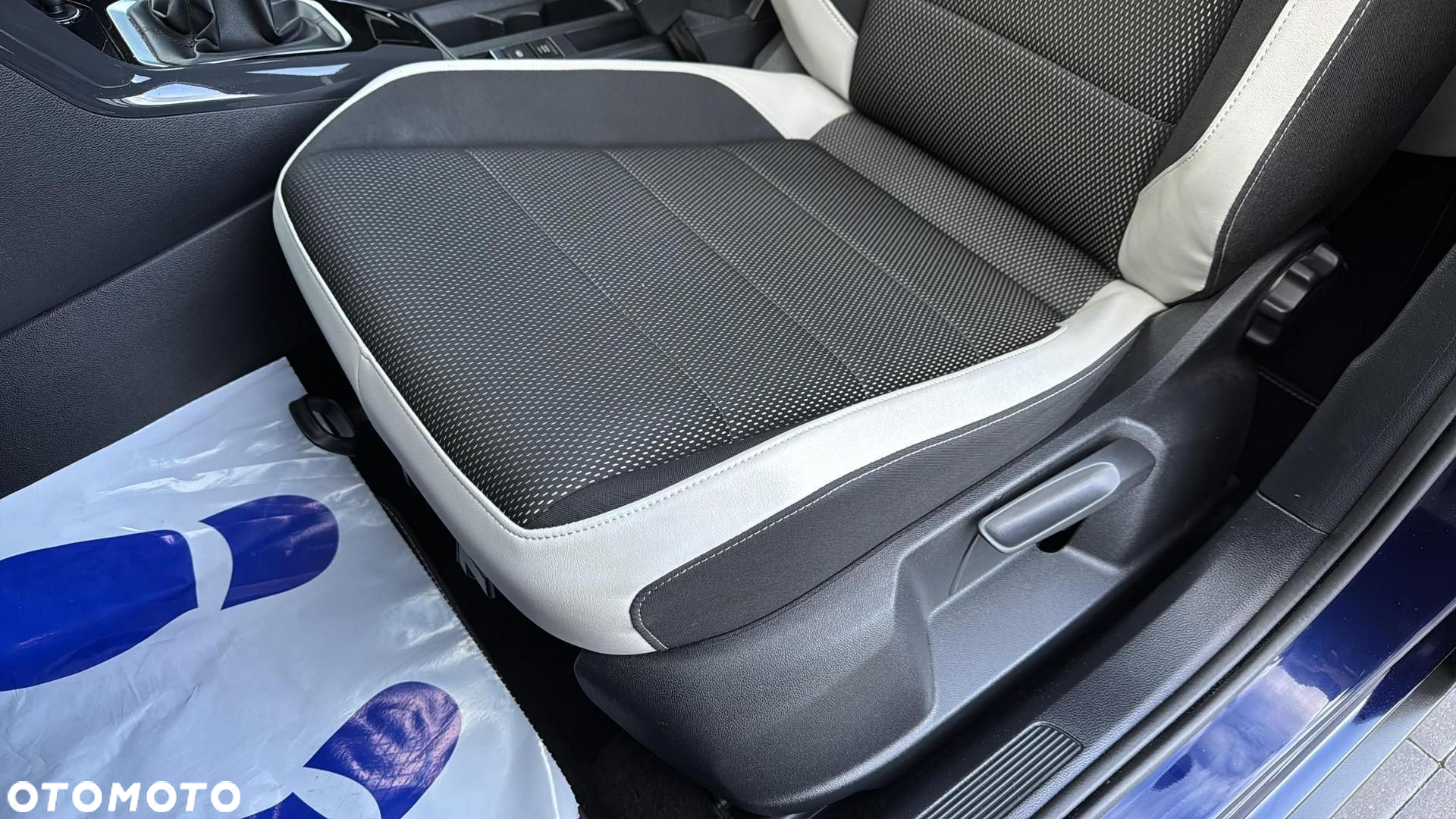 Volkswagen T-Roc 1.5 TSI ACT Premium - 14