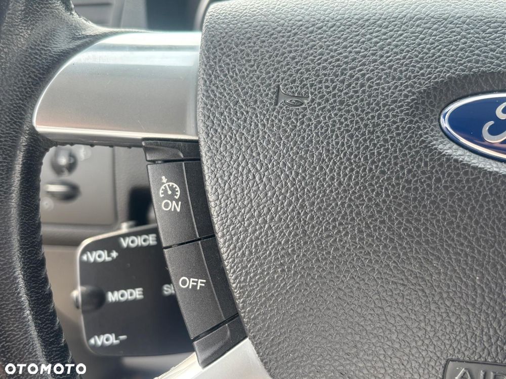 Ford Kuga 2.0 TDCi Individual - 11