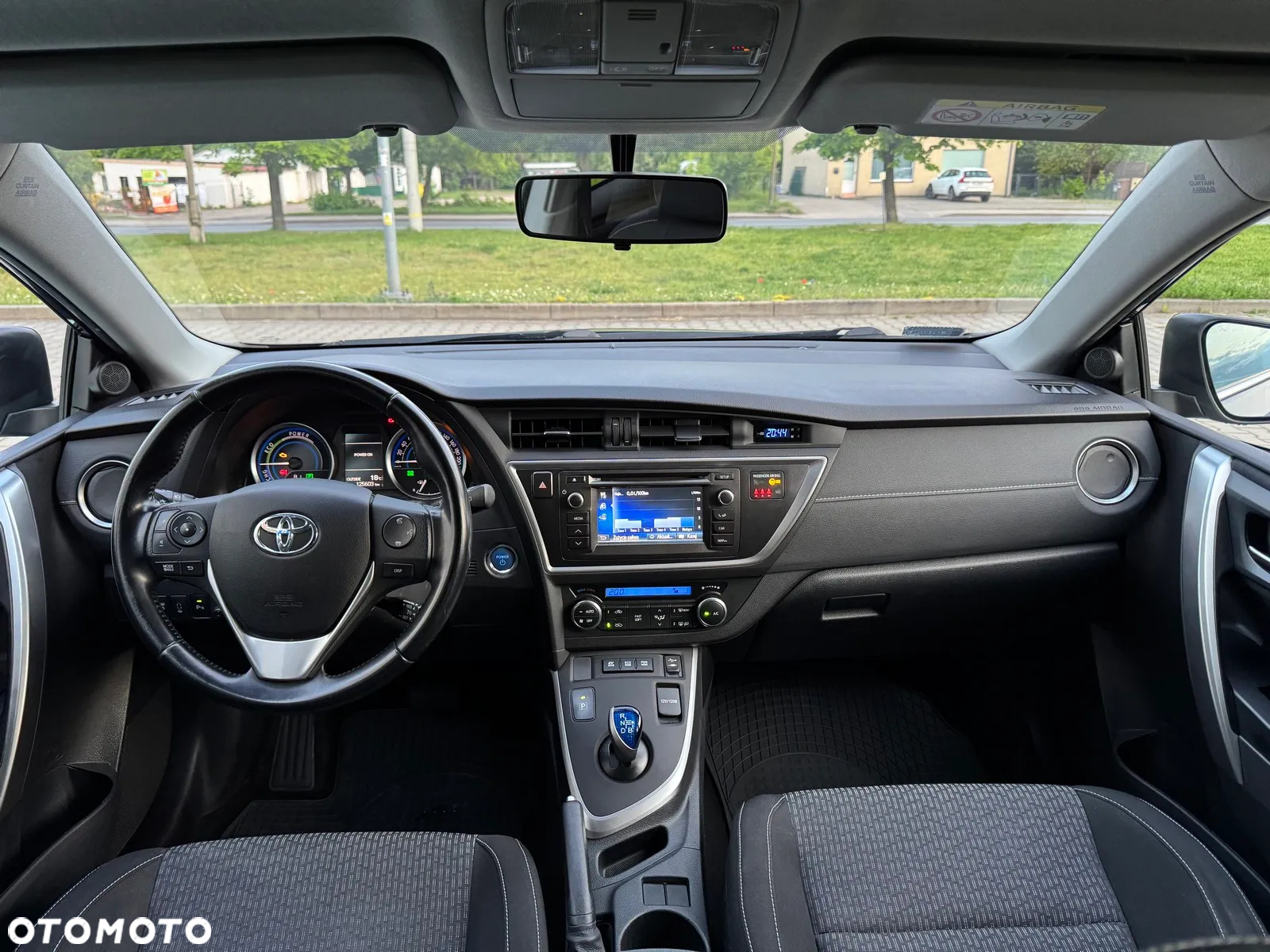 Toyota Auris Hybrid 135 Premium - 11