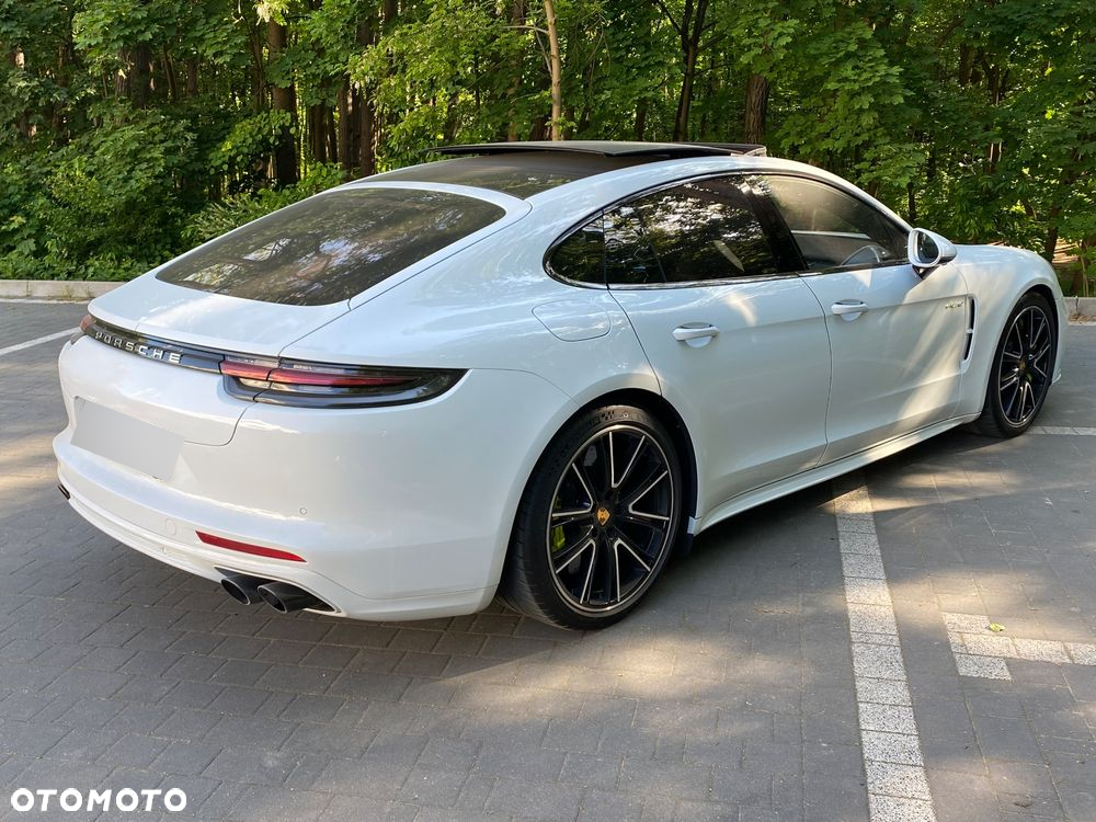Porsche Panamera - 21