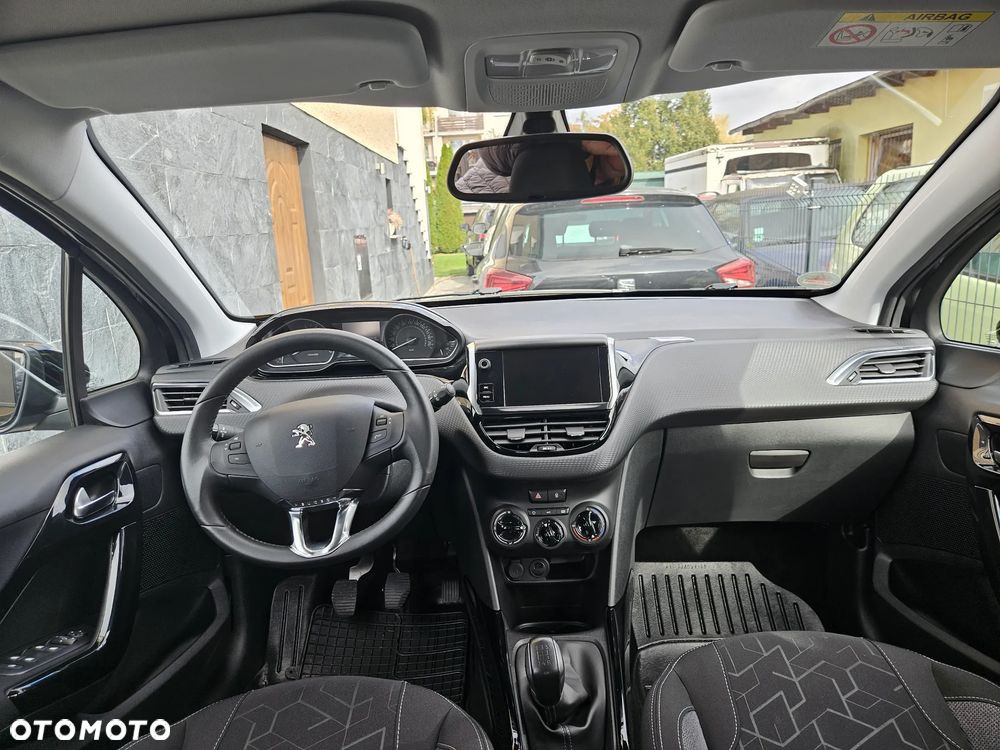 Peugeot 2008 - 12