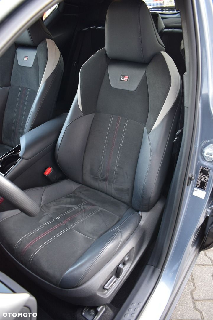 Toyota C-HR - 13