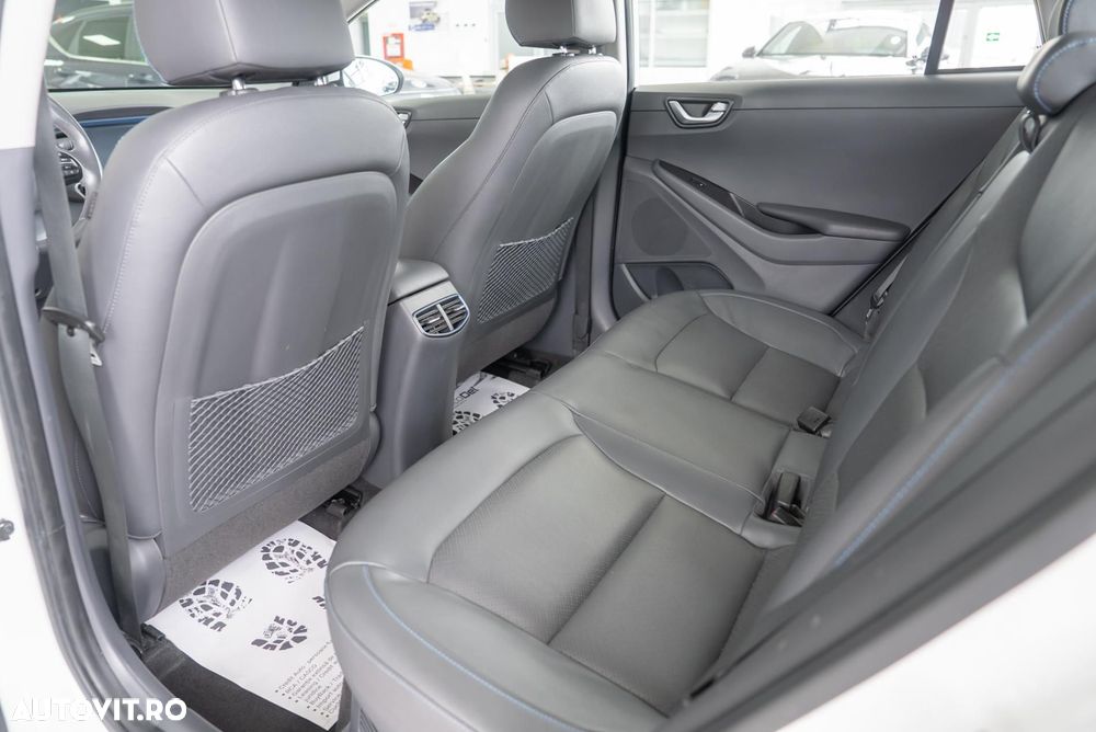Hyundai IONIQ 1.6 GDI Premium - 25