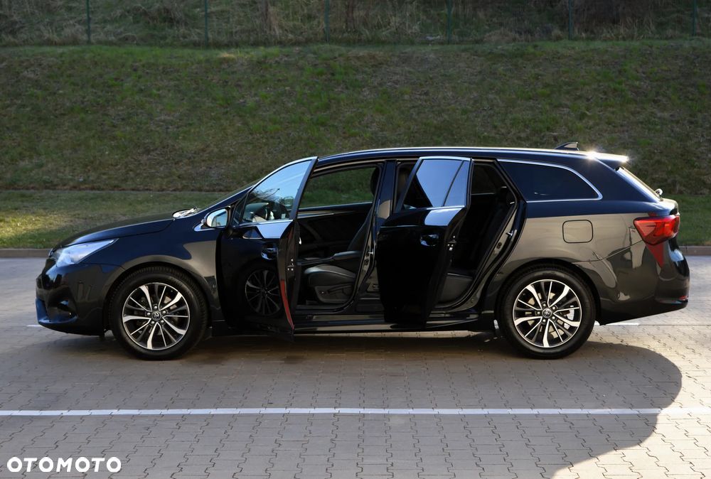 Toyota Avensis 2.0 Prestige MS - 26