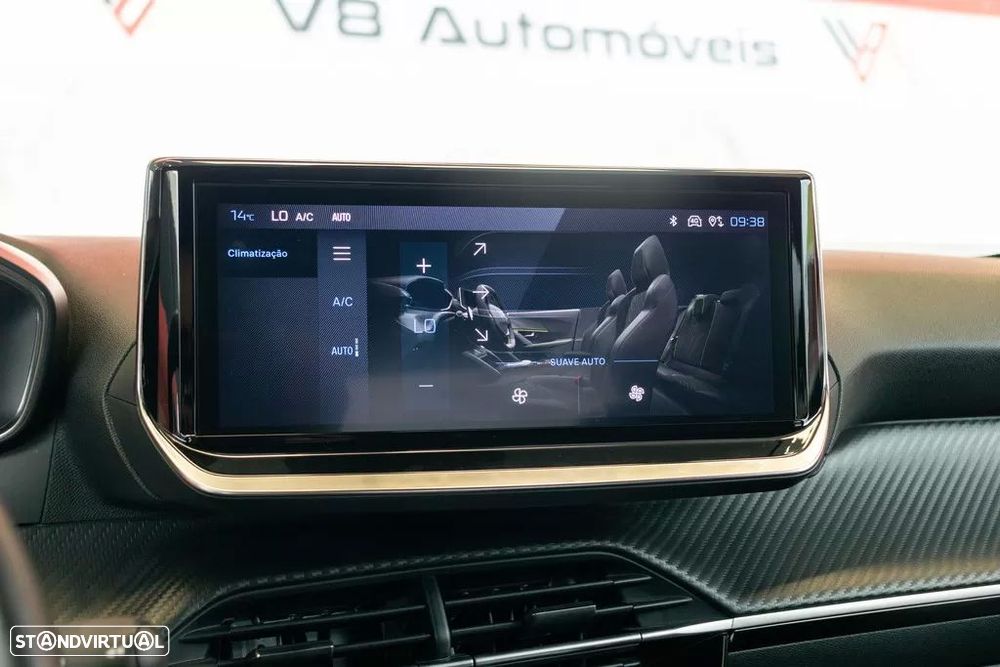 Peugeot 2008 1.2 PureTech Allure EAT8 - 11