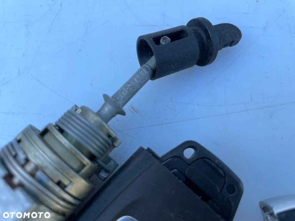 wkładka zamka z kluczem i pilotem Audi Q5 8R1837167B 8K0959754H - 2