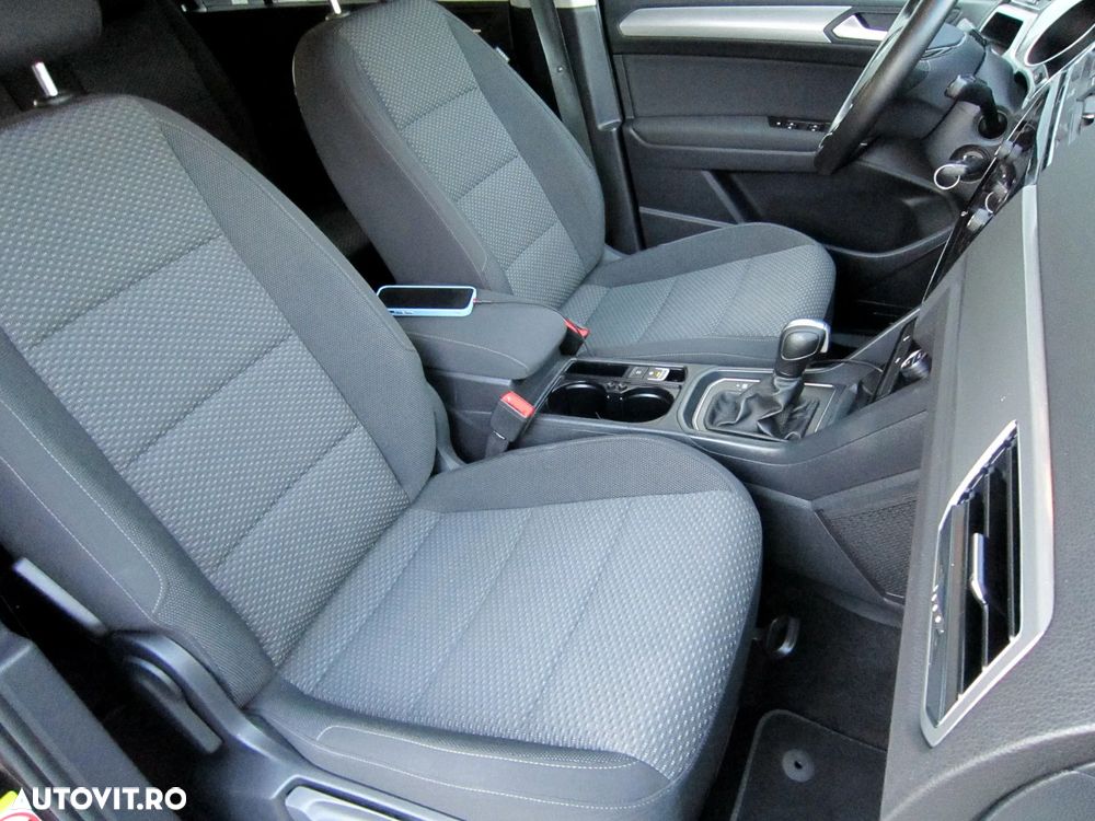 Volkswagen Touran 2.0 TDI SCR DSG Comfortline - 17