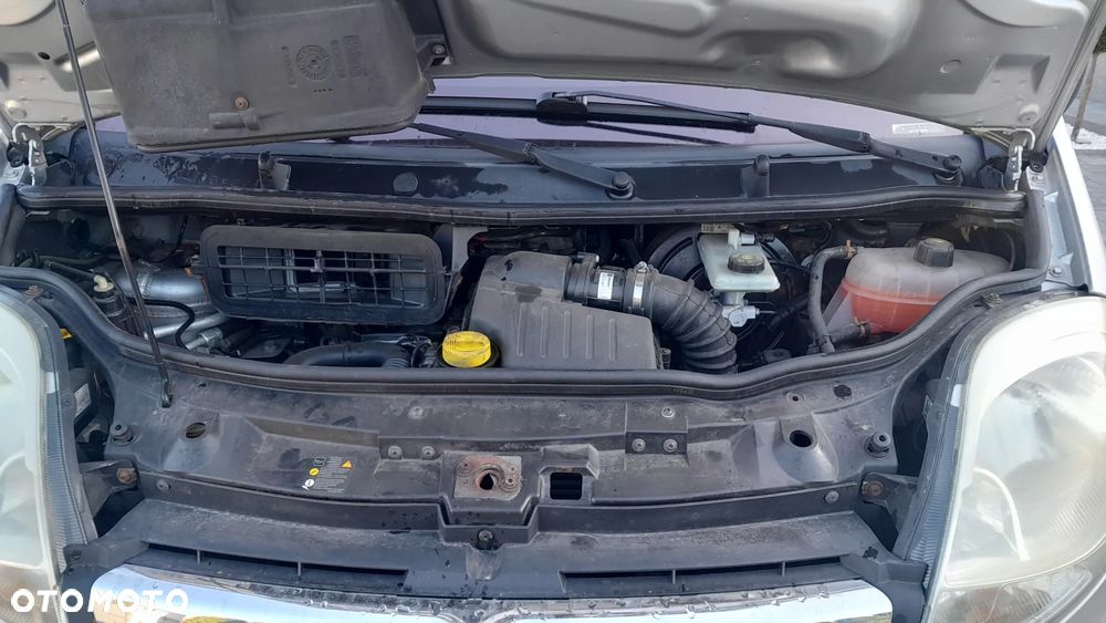 Opel Vivaro - 11