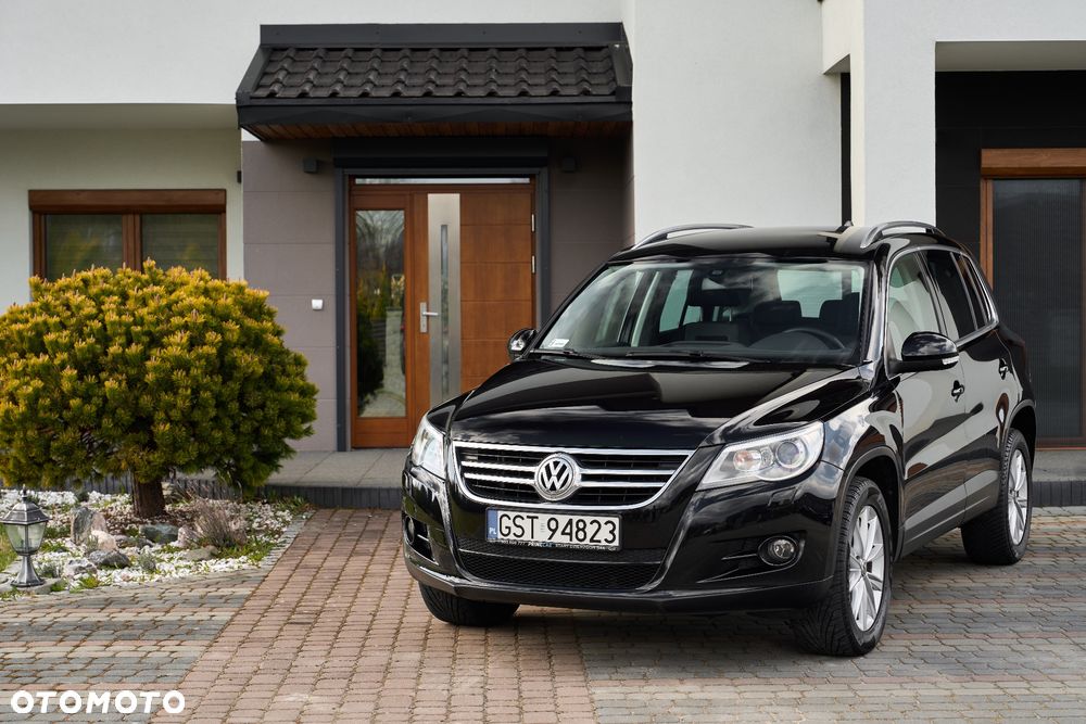 Volkswagen Tiguan - 1