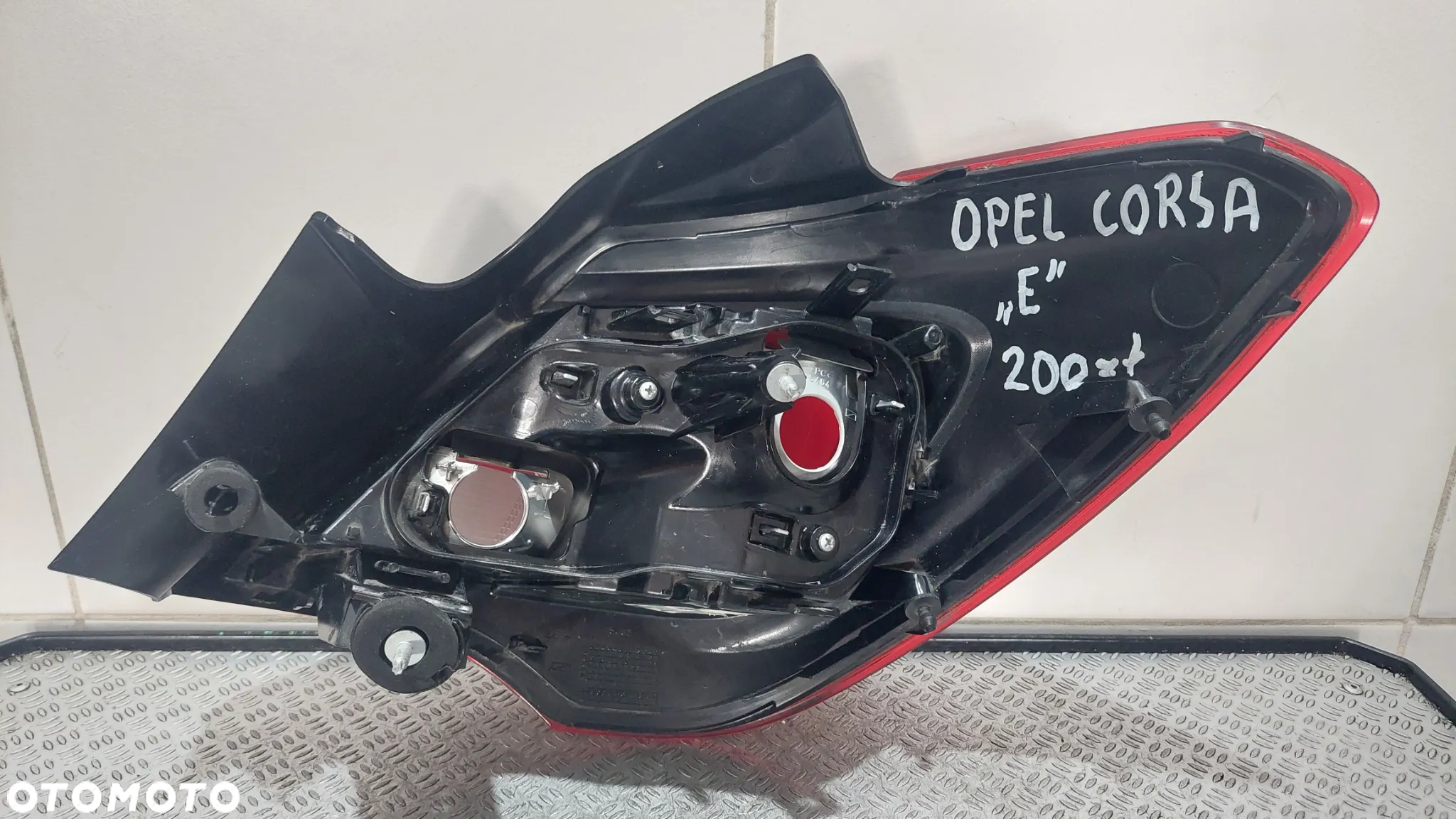 LAMPA LEWA TYLNA OPEL CORSA E R2017 NR 39068622 - 5