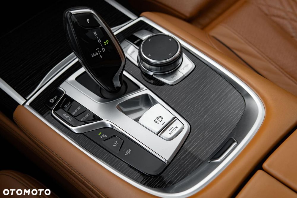 BMW Seria 7 740Li xDrive - 19