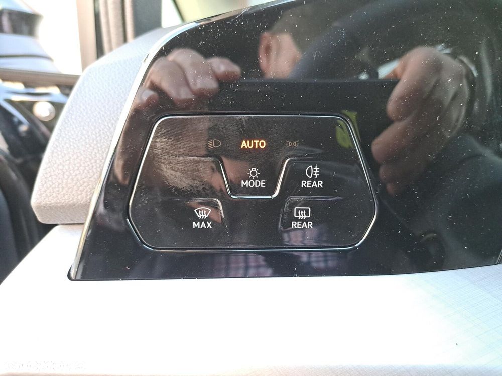 Volkswagen Golf Variant - 25