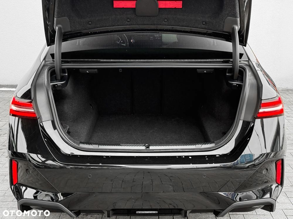 BMW Seria 5 520d xDrive - 15