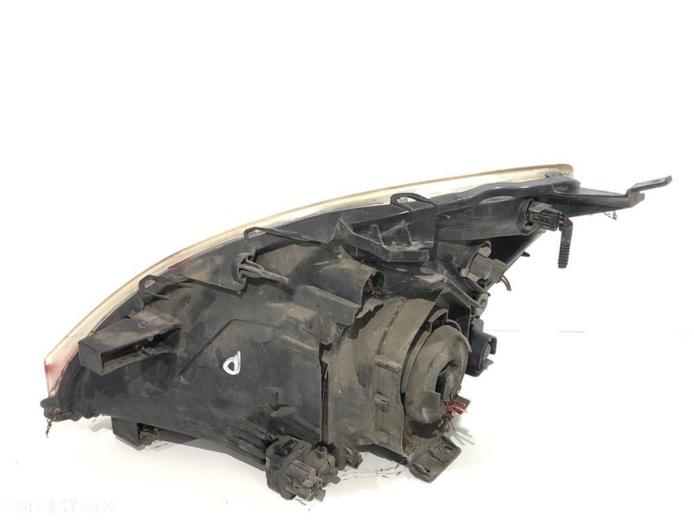 REFLEKTOR PRAWY PRZÓD  HONDA STREAM (RN) 2001 - 2022 1.7 16V (RN1) 92 kW [125 KM] benzyna 2001 - - 2