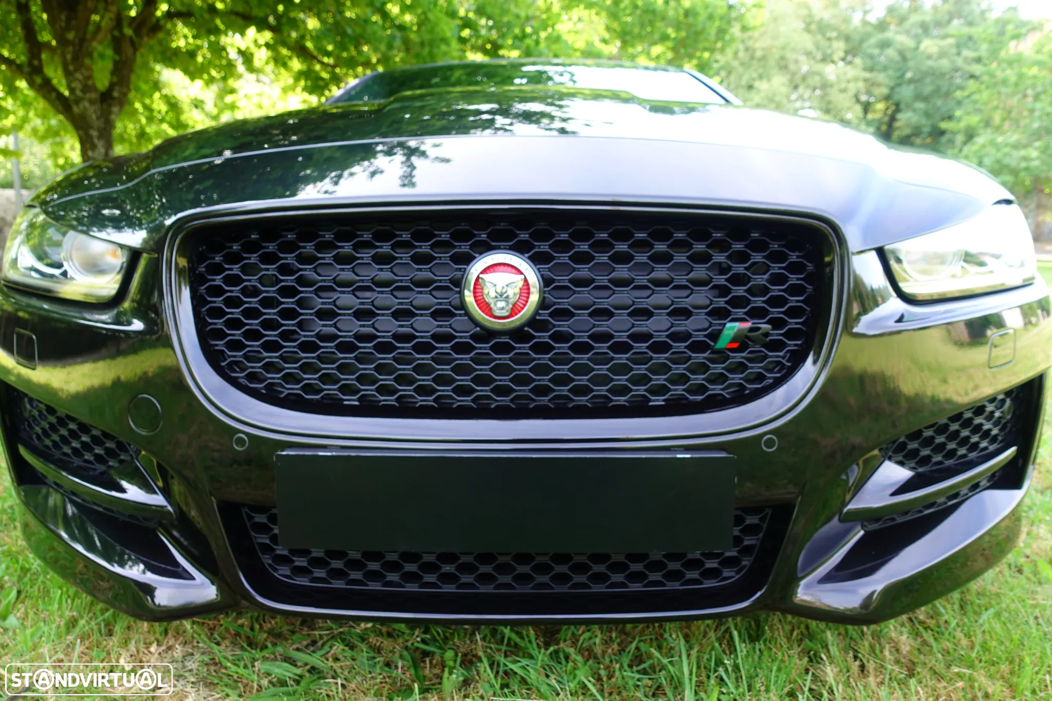 Jaguar XE 2.0 D R-Sport Aut. - 18