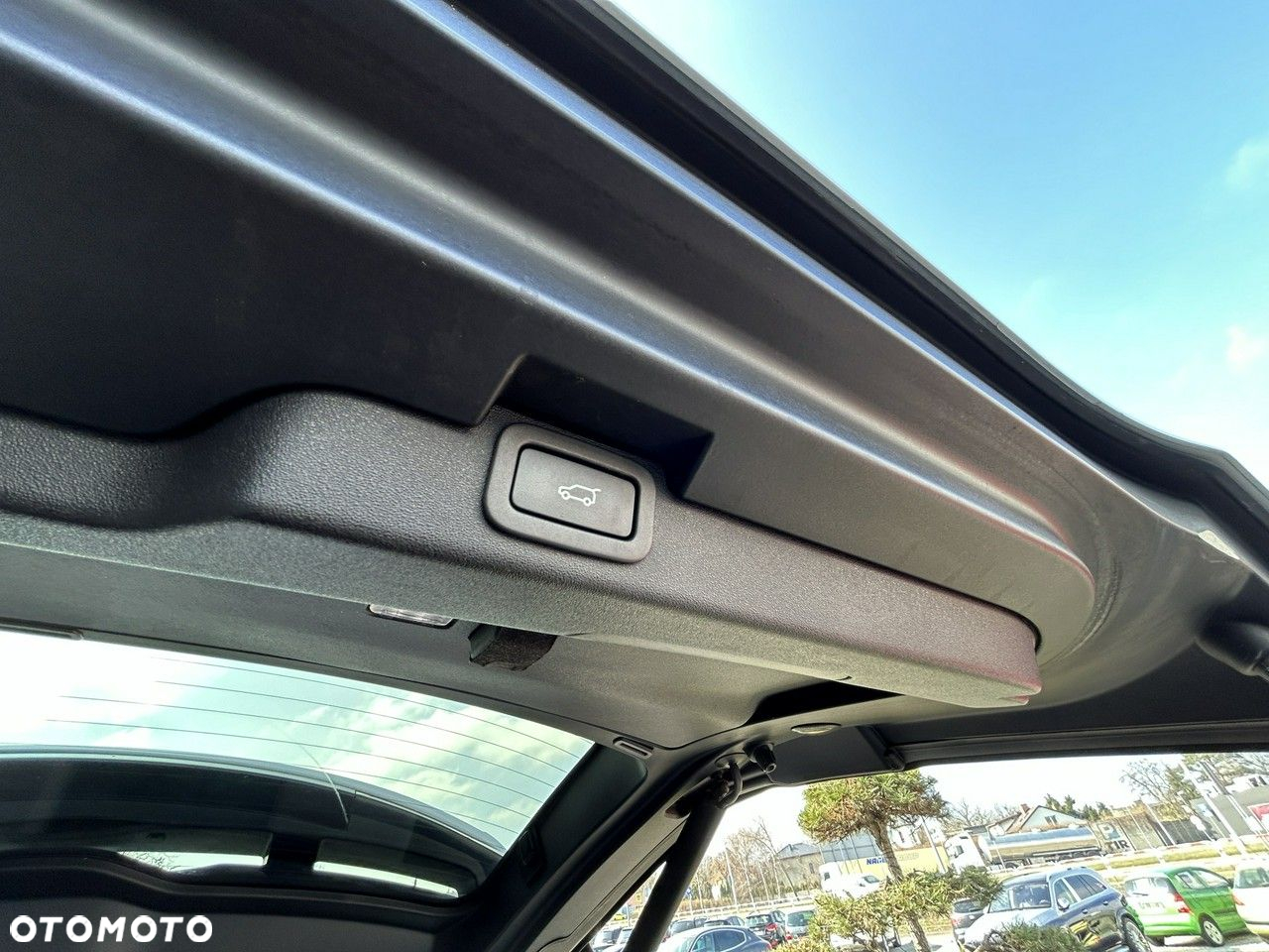 Land Rover Discovery V 3.0 Si6 HSE Luxury - 8