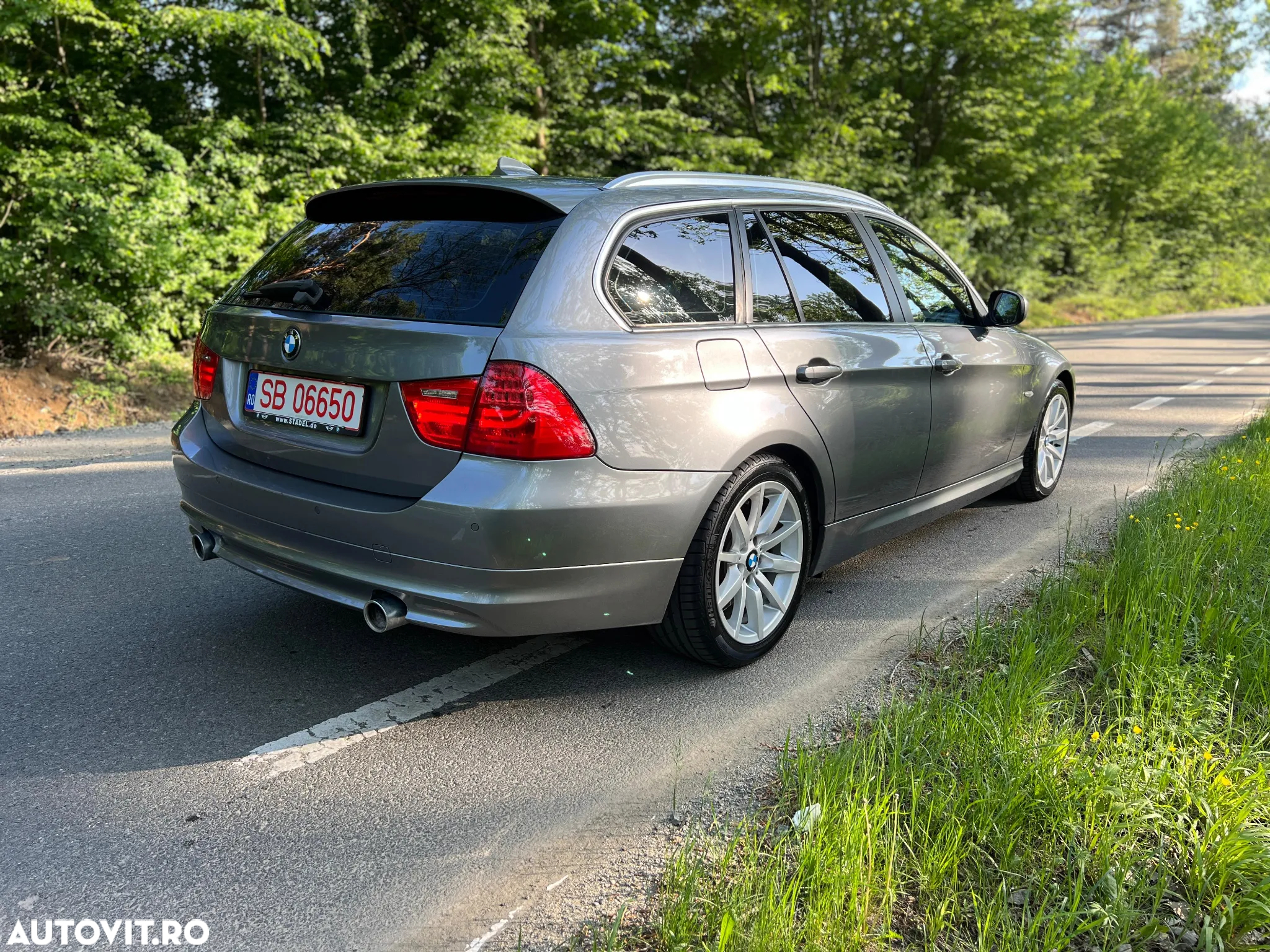 BMW Seria 3 335d DPF Touring Aut. Edition Exclusive - 2