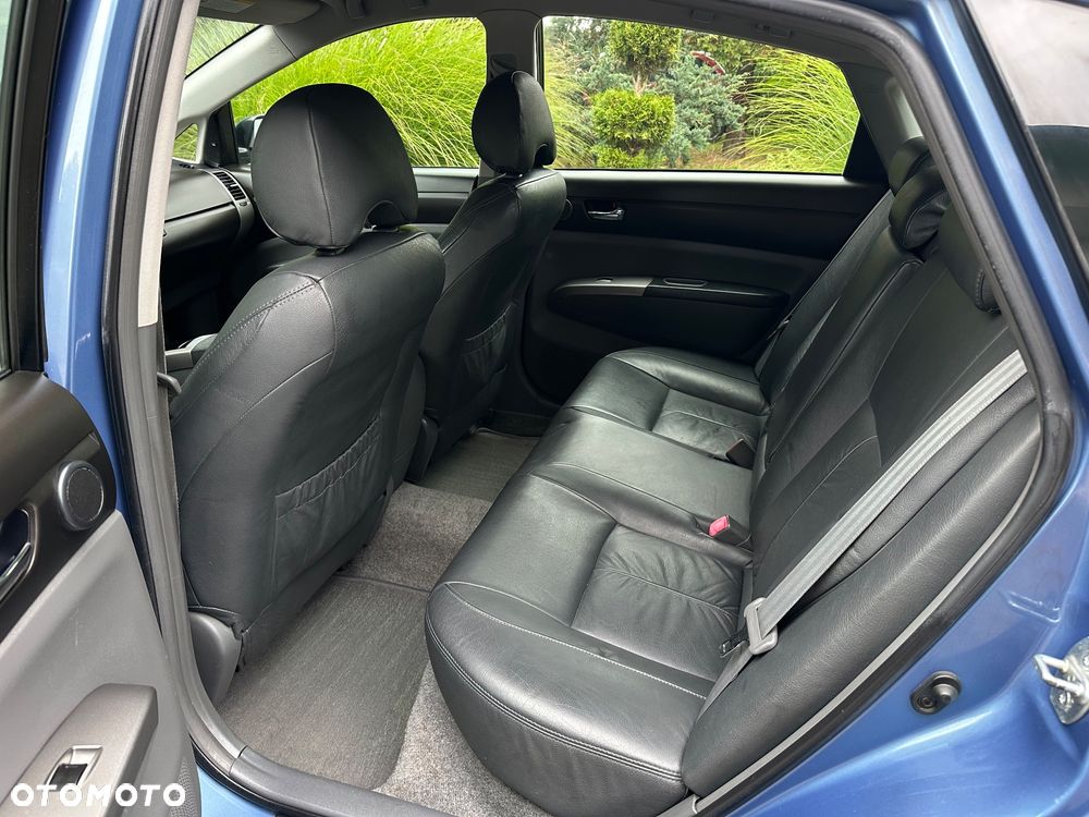 Toyota Prius (Hybrid) Executive - 6